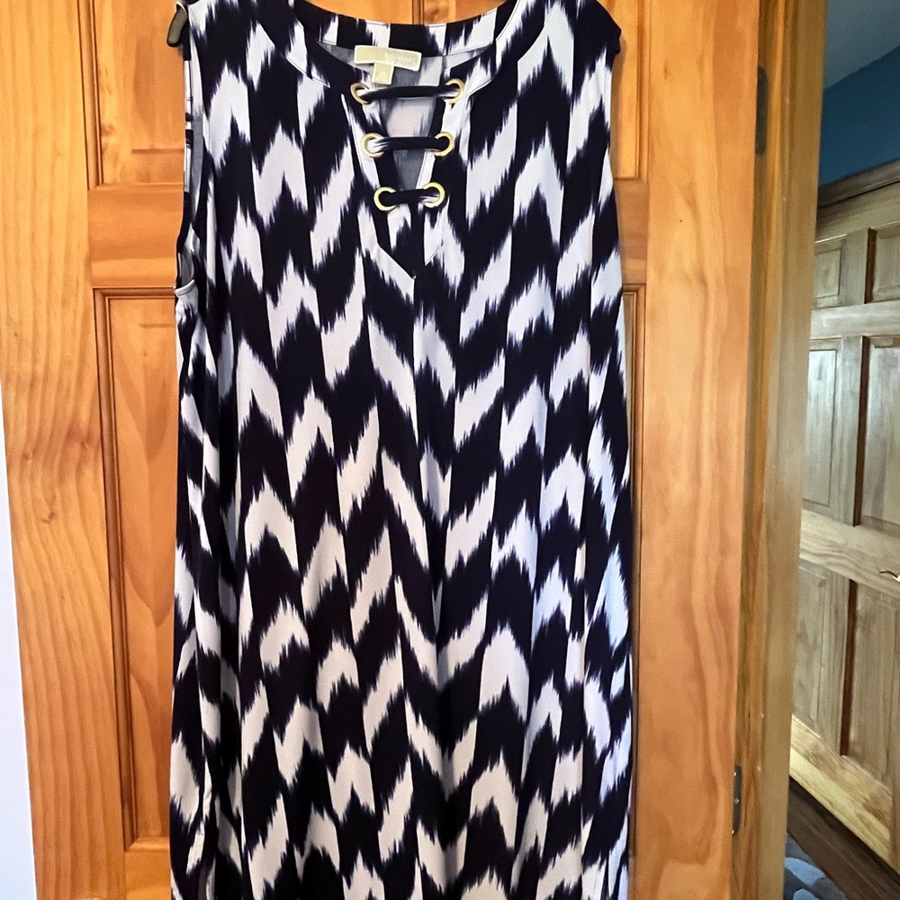 Black and White Sleeveless Dress